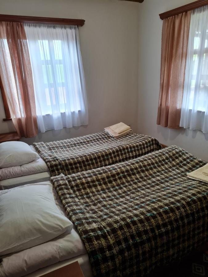 Guest House Shina Omalo Екстер'єр фото