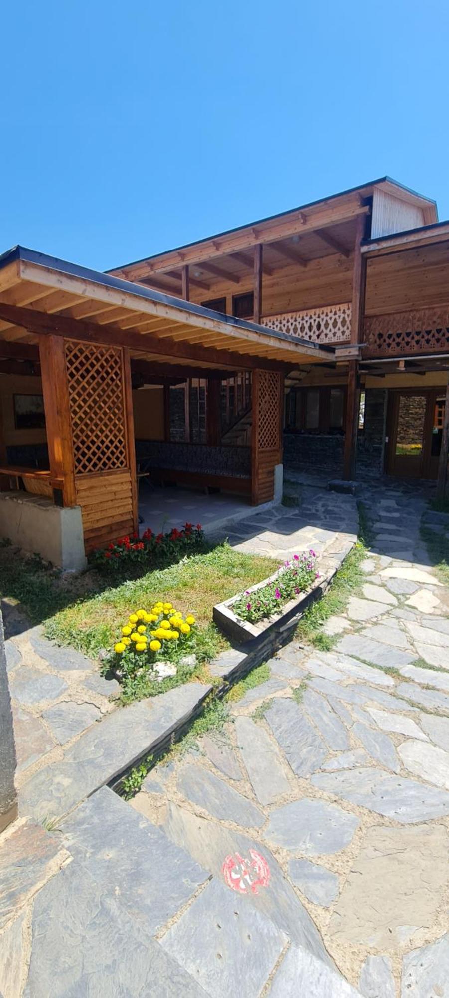 Guest House Shina Omalo Екстер'єр фото